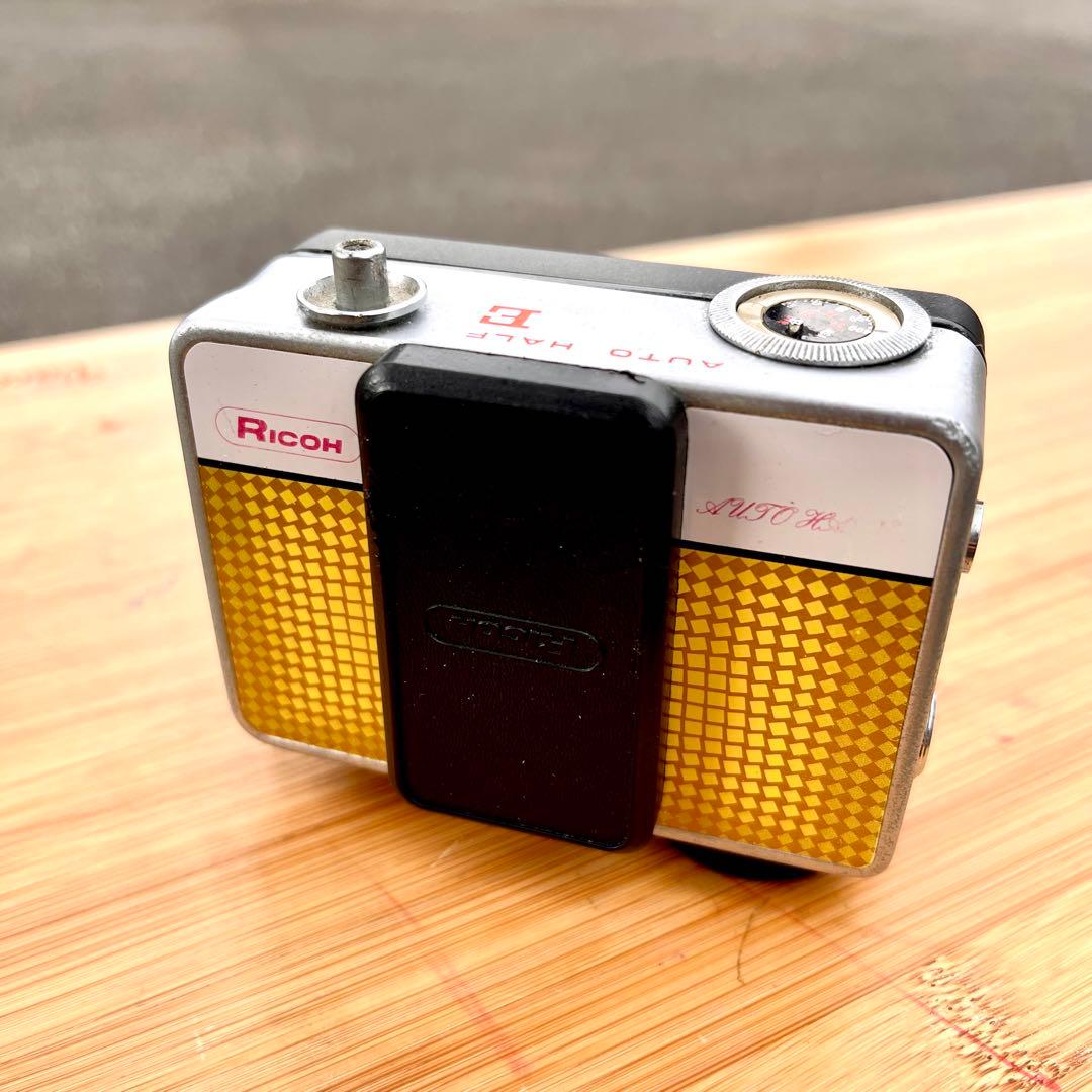 Ricoh Auto Half コンパクトフィルムカメラ　イエロー