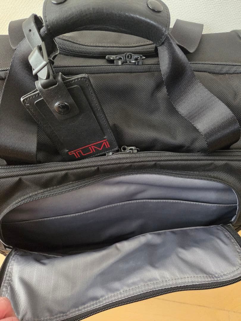 TUMI ブラック キャリーケース　2輪　22052D2