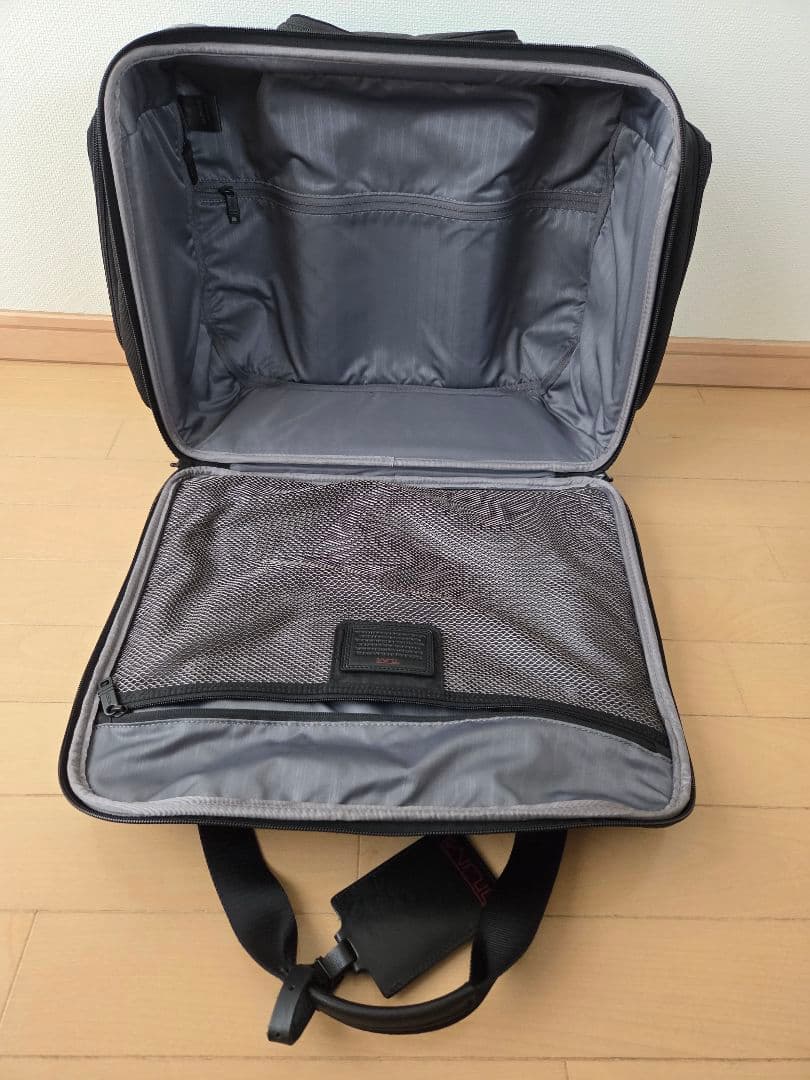 TUMI ブラック キャリーケース　2輪　22052D2