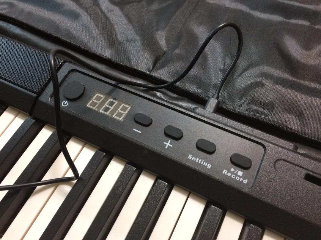 電子ピアノ　Carina　カリーナ　88鍵盤　キーボード　充電可能　動作確認済み