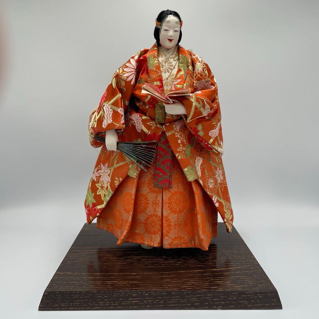 能面を被ってる日本人形　ガラスケース付き