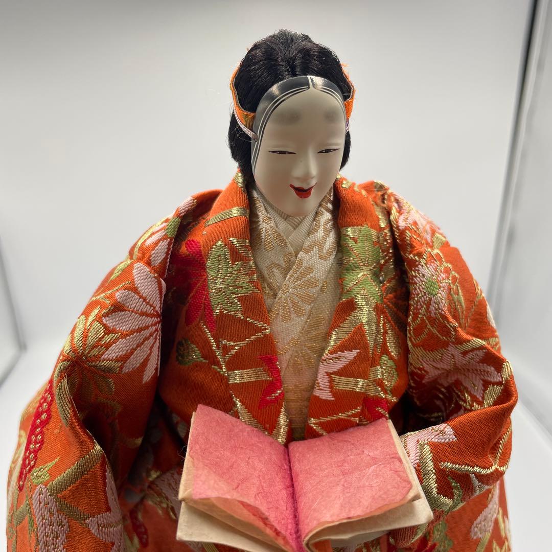 能面を被ってる日本人形　ガラスケース付き