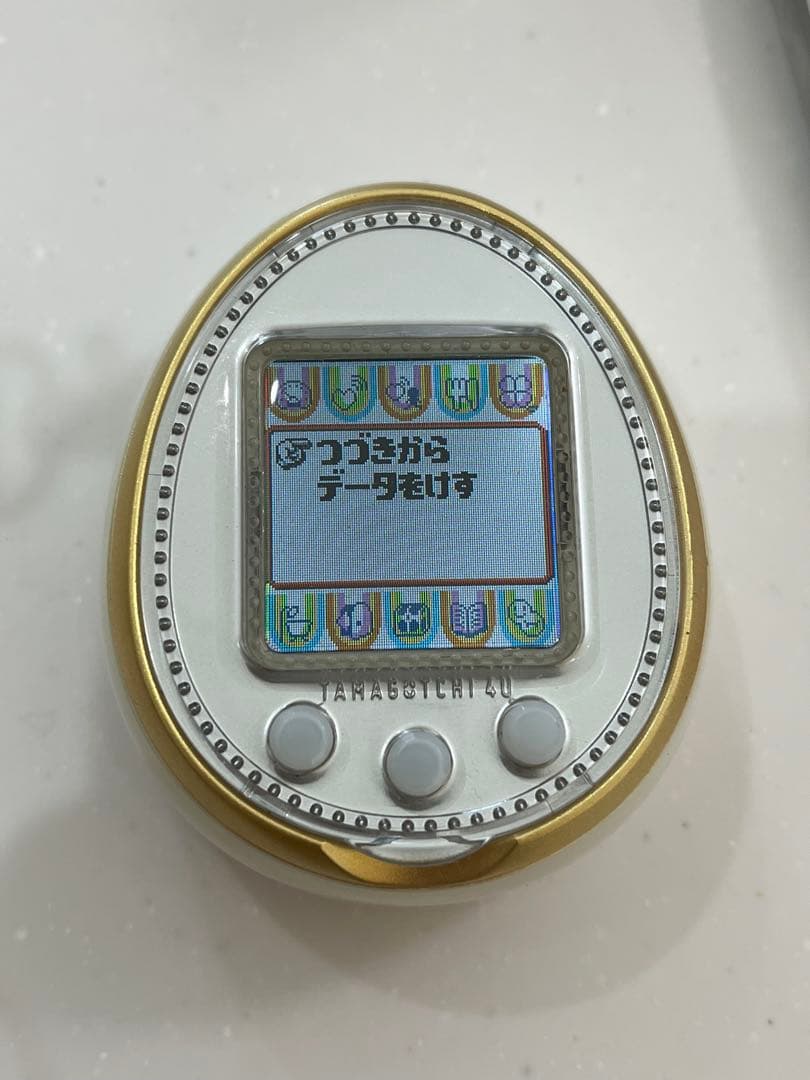 動作確認済み＊たまごっち4U ホワイト　中古
