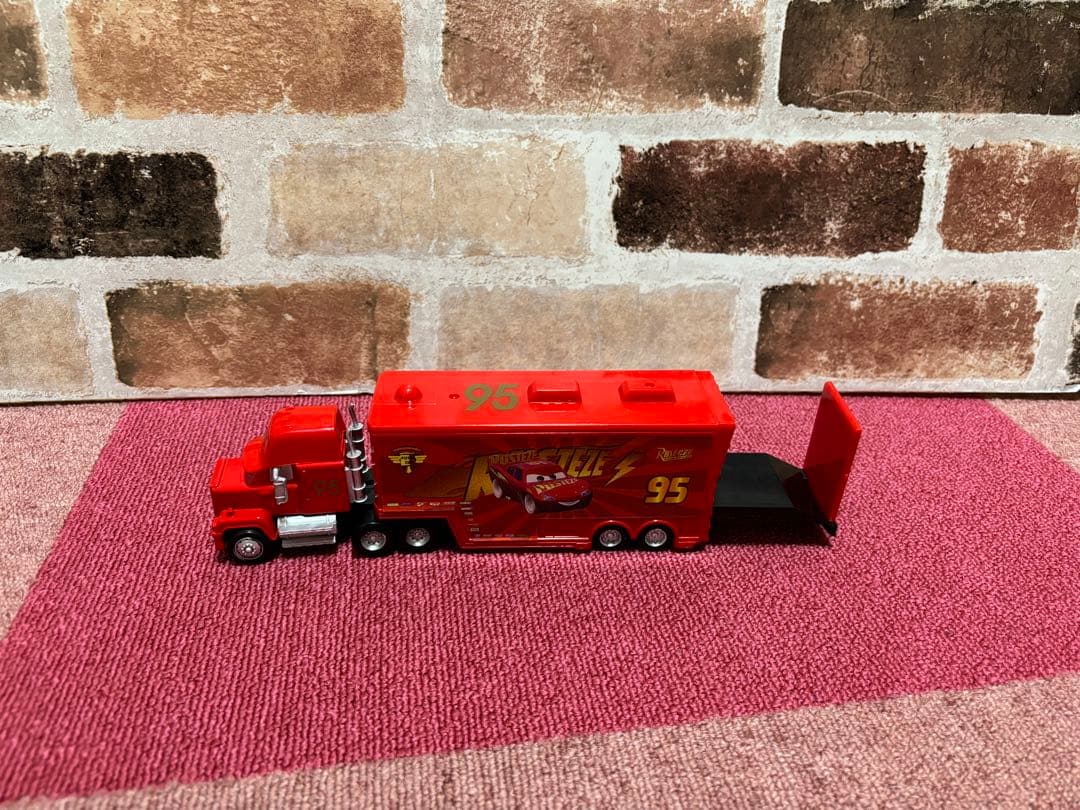 【新品】　カーズ　マックトラック トレーラー 7台セット　限定出品