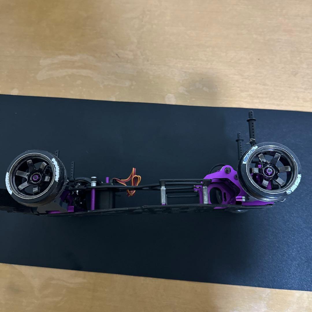 ドリフトラジコン　サーボ　ボディ　シャーシ