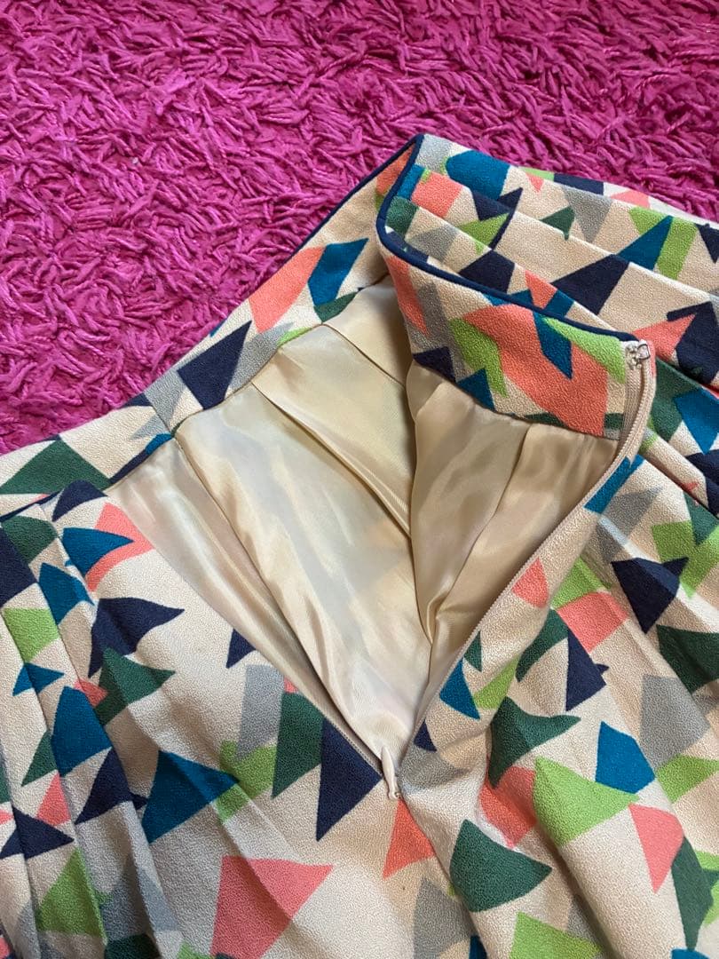 mina❗️幾何学模様 フレアスカート‼️