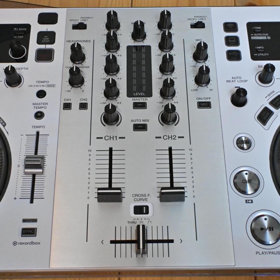 【新品同様】希少色☆ホワイト☆XDJ-AERO-w(動作確認済み・箱説付き完品)