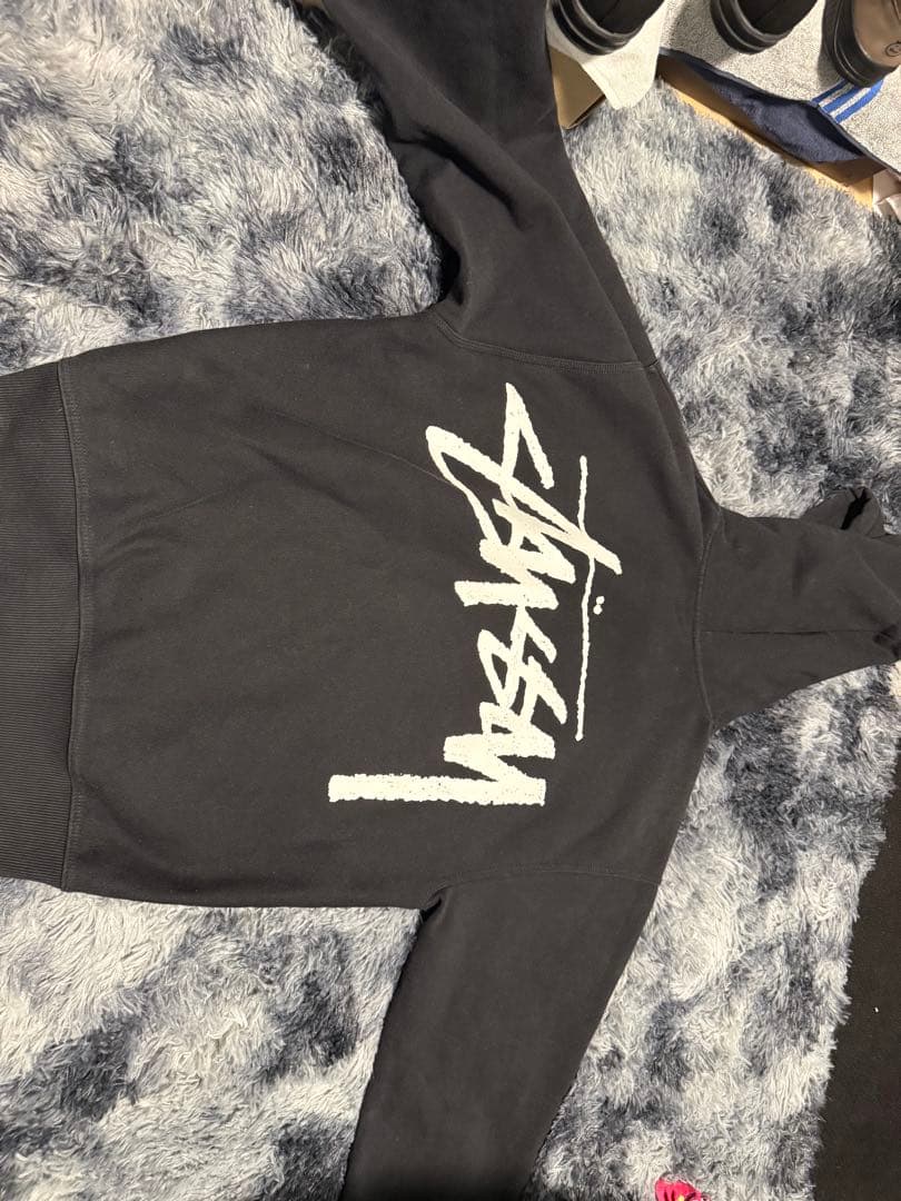 確実正規Stussy フード付きパーカー