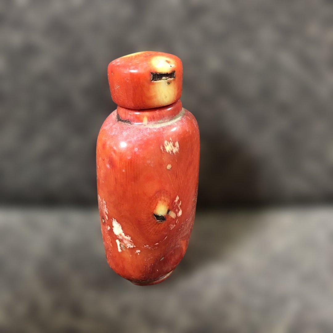鼻煙壷　赤珊瑚
