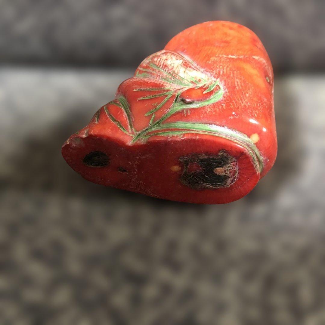 鼻煙壷　赤珊瑚
