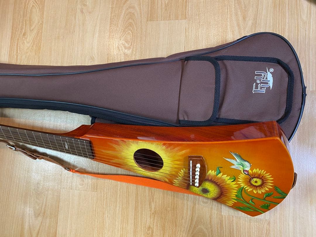 【新品未使用】 希少レア FLuffy ペイントトラベルギター ケース付
