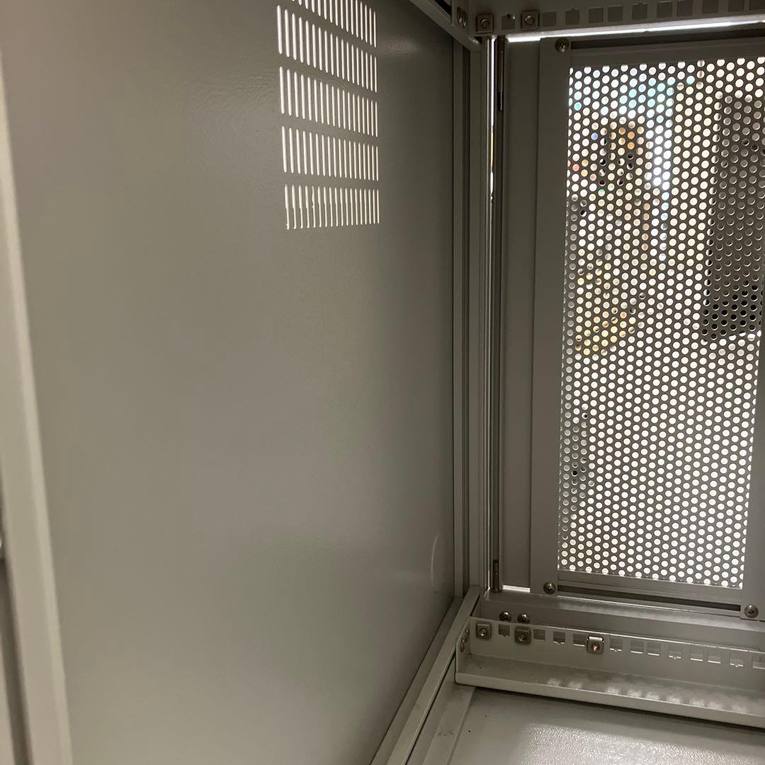 サンワサプライ　CP-TH4U 縦収納 19インチ マウントハブボックス 4U