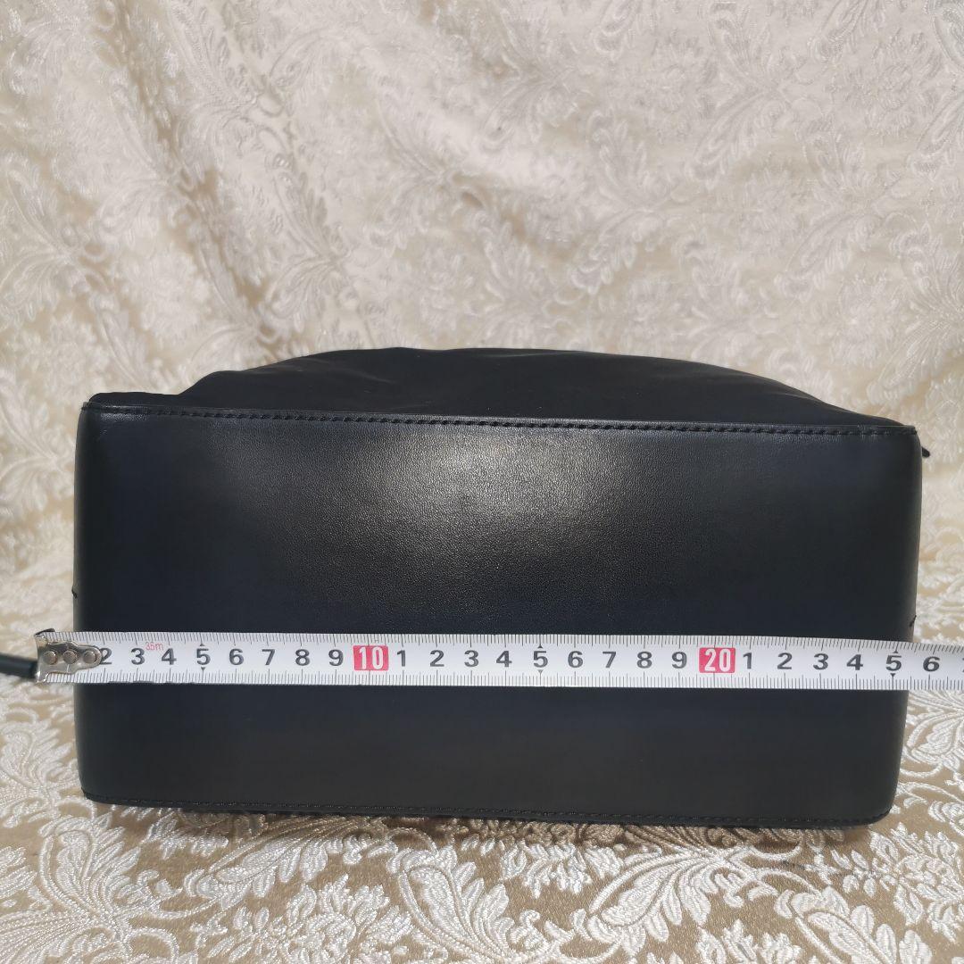 トリーバーチ　バケットバッグ　ブラック　グリーン　ペリー ナイロン