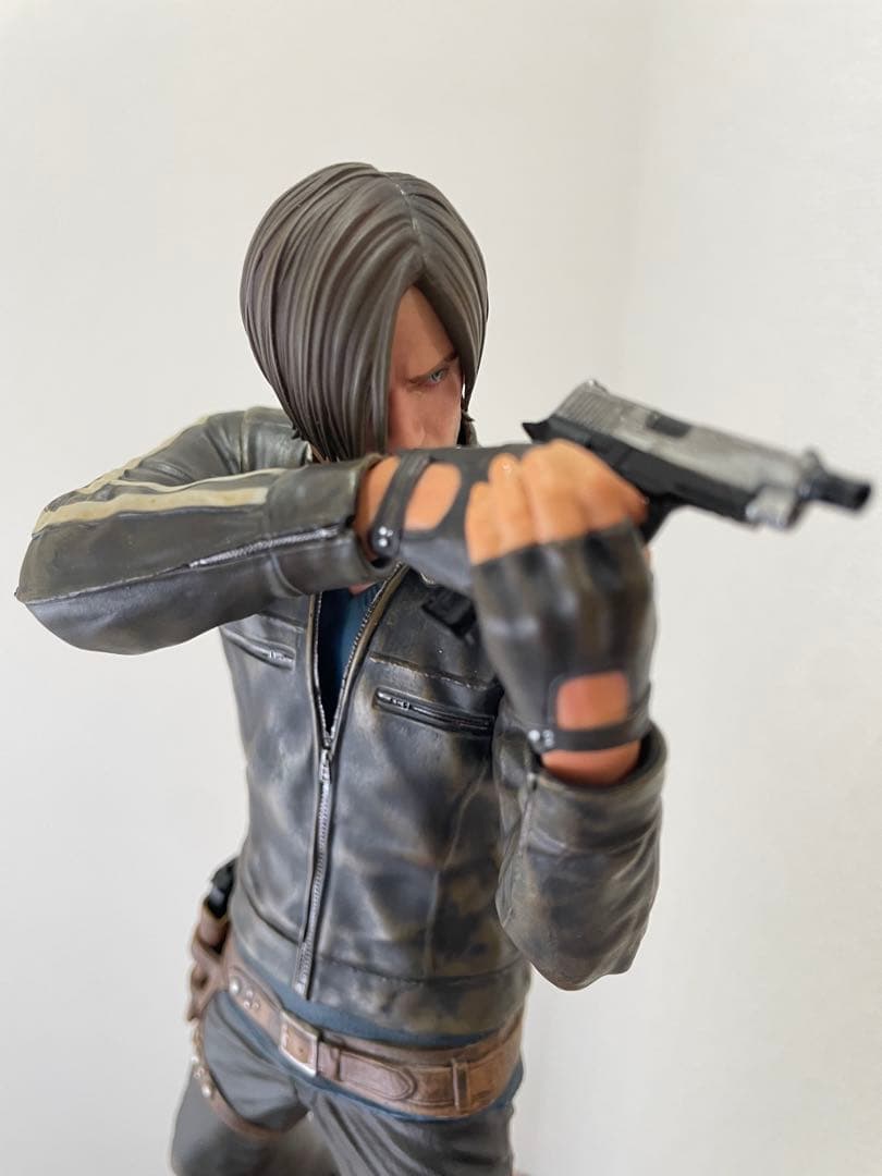 BIOHAZARD レオンSケネディ　フィギュア