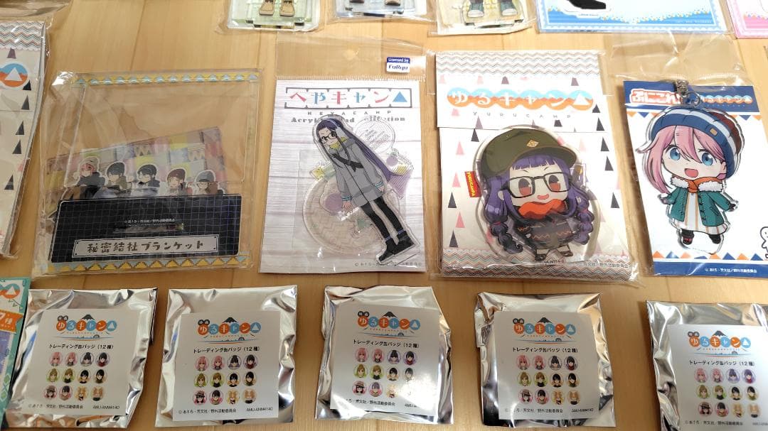 ②お買い得！【ゆるキャン△】アクリルスタンド　キーホルダー　缶バッジ等多数まとめ