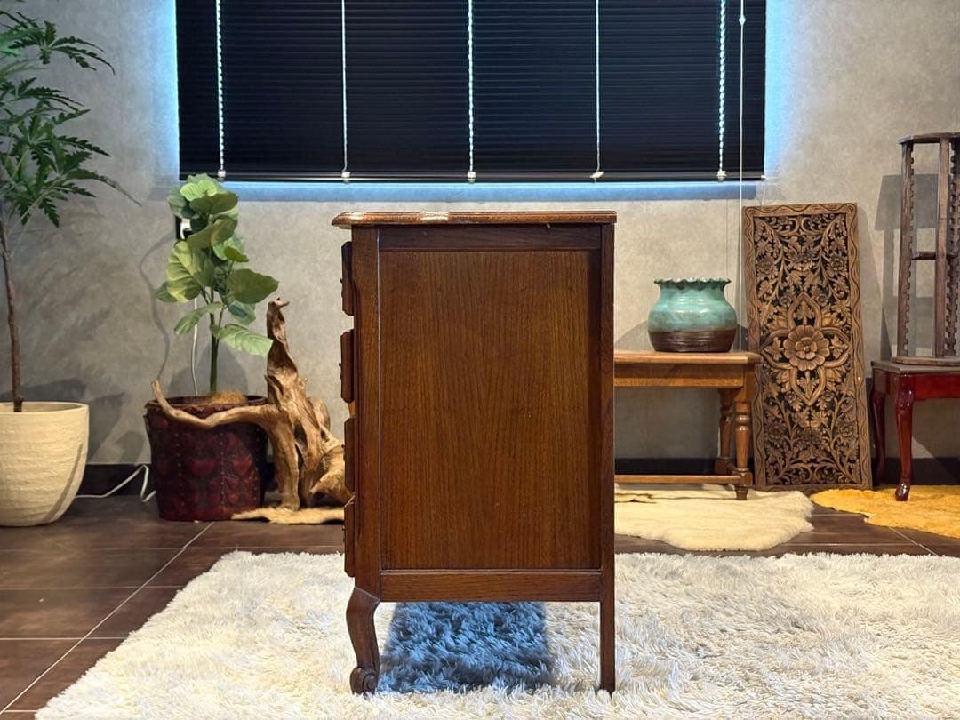 ヨーロピアン　クラシック　オーク材　サイドボード　クラシカル　アンティーク