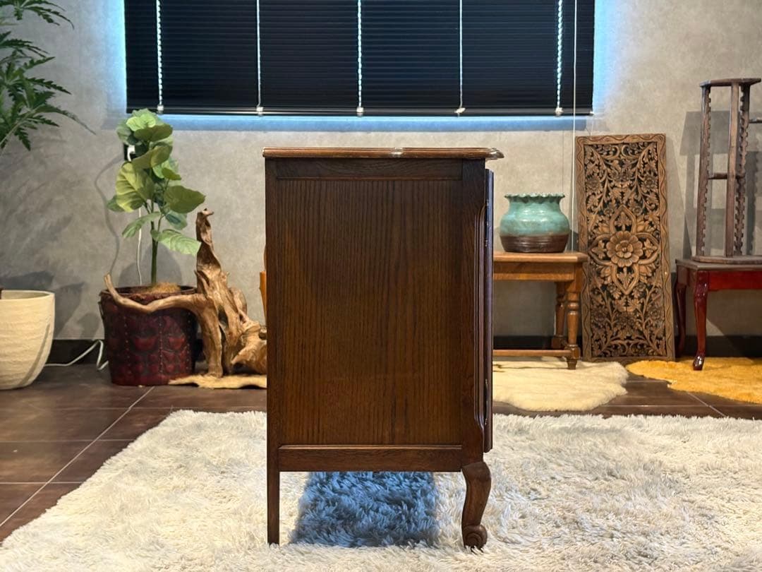 ヨーロピアン　クラシック　オーク材　サイドボード　クラシカル　アンティーク