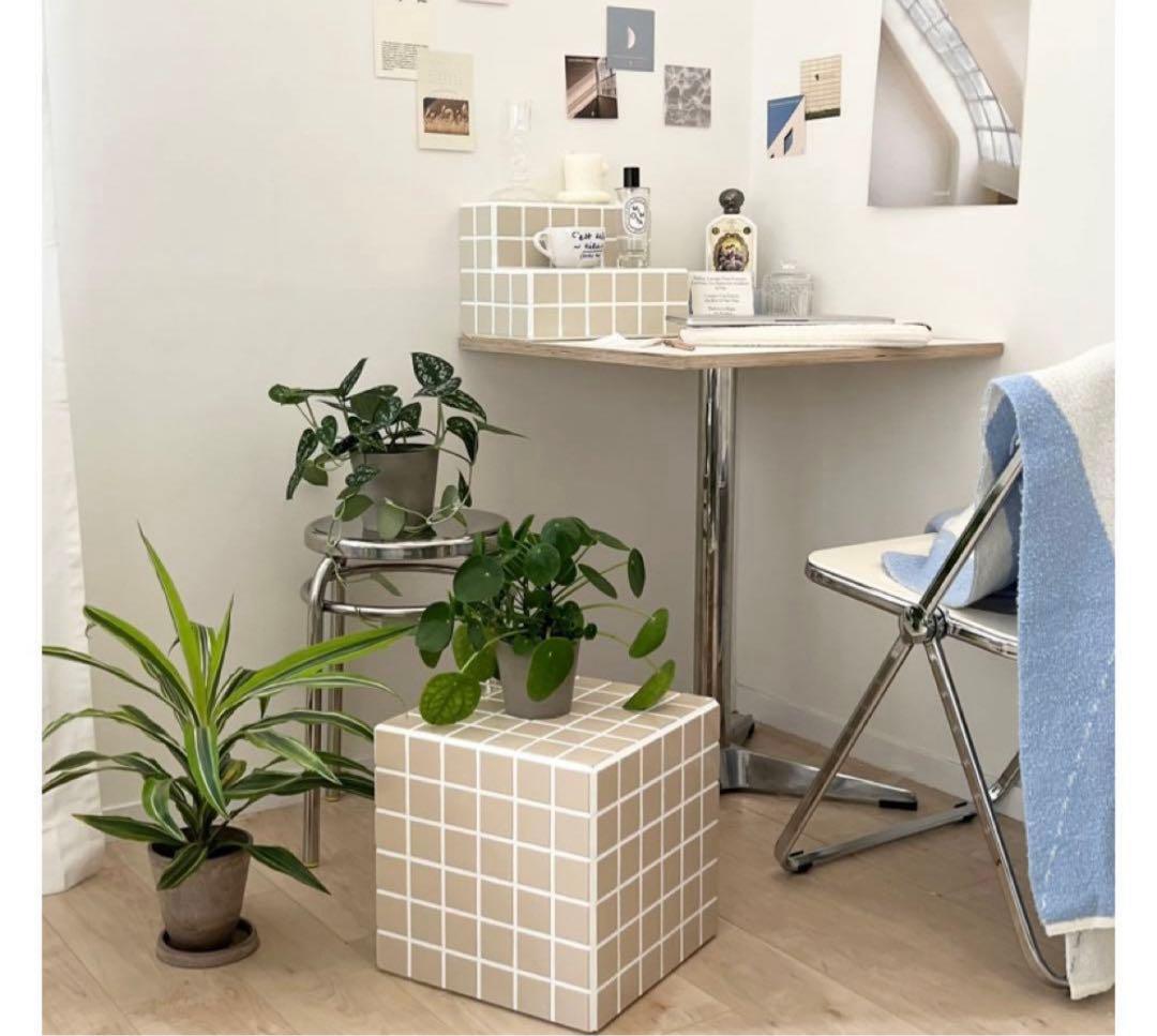 韓国インテリア　タイルテーブル