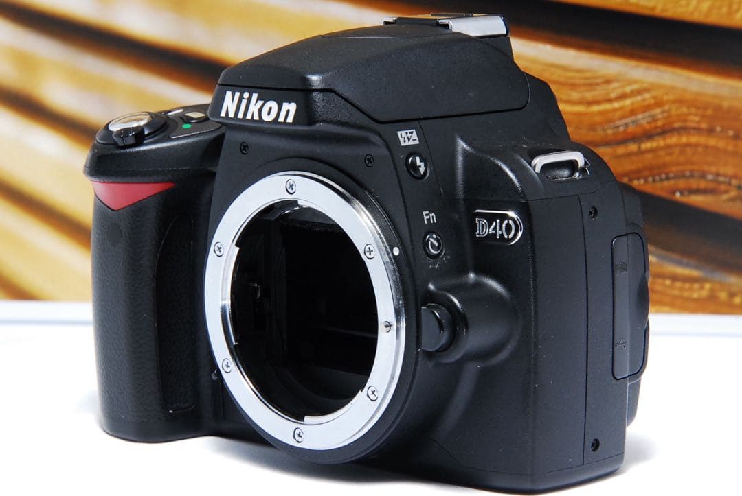 Nikon D40 スマホに転送　カメラ　小型軽量 一眼レフ エモい　ニコン