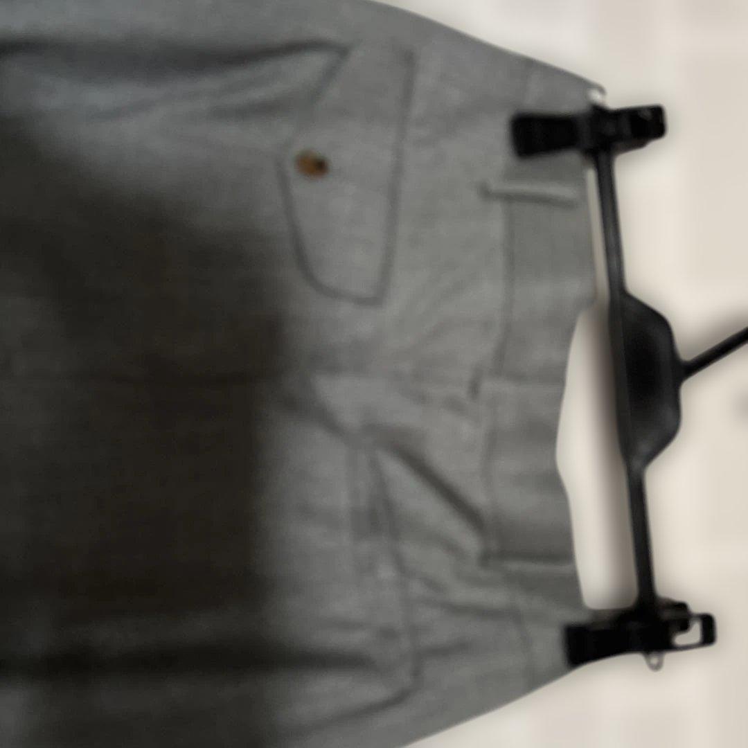 グレー サルエルパンツ プリーツ入り