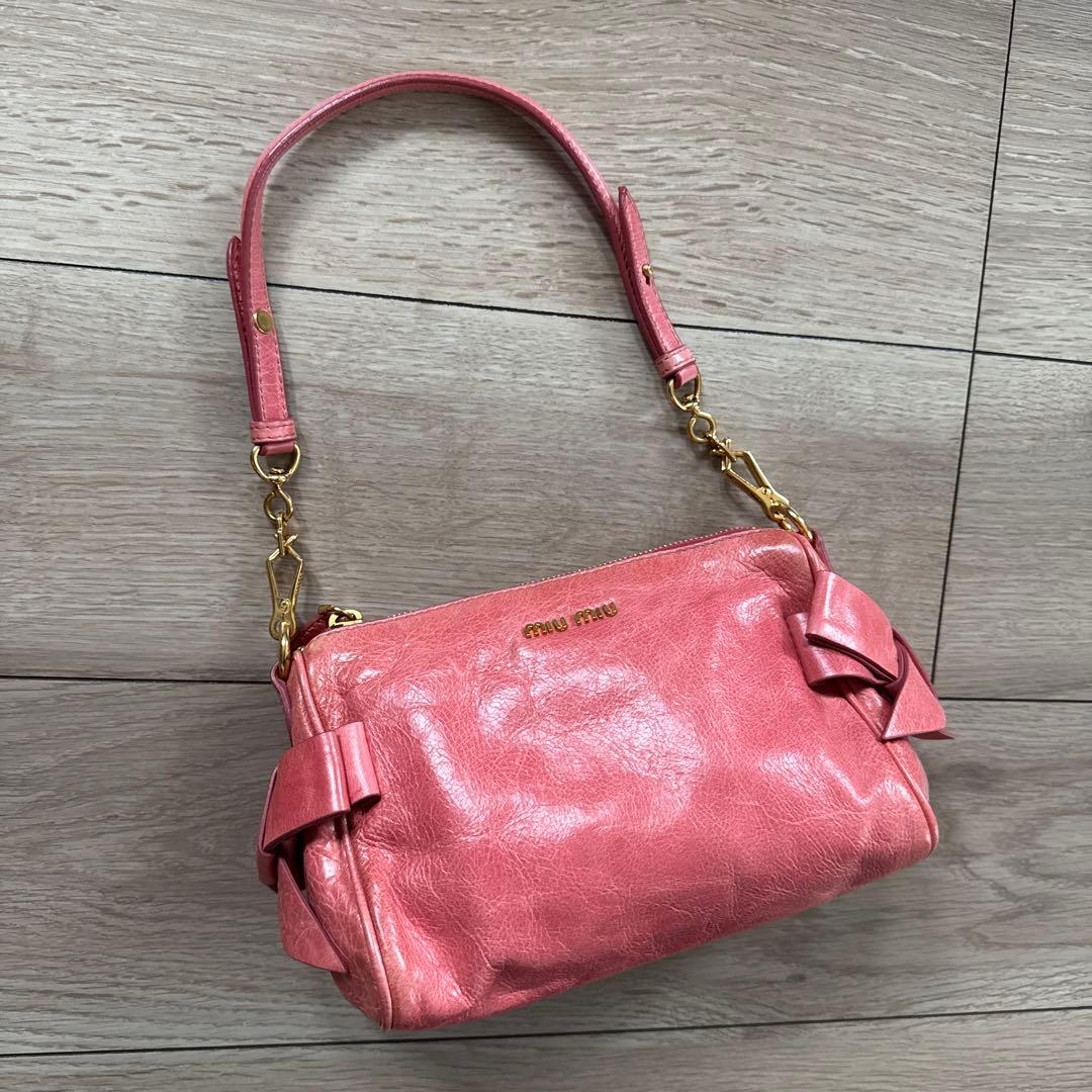 miu miu ミュウミュウ　ハンドバッグ　ショルダーバッグ　ピンク　リボン