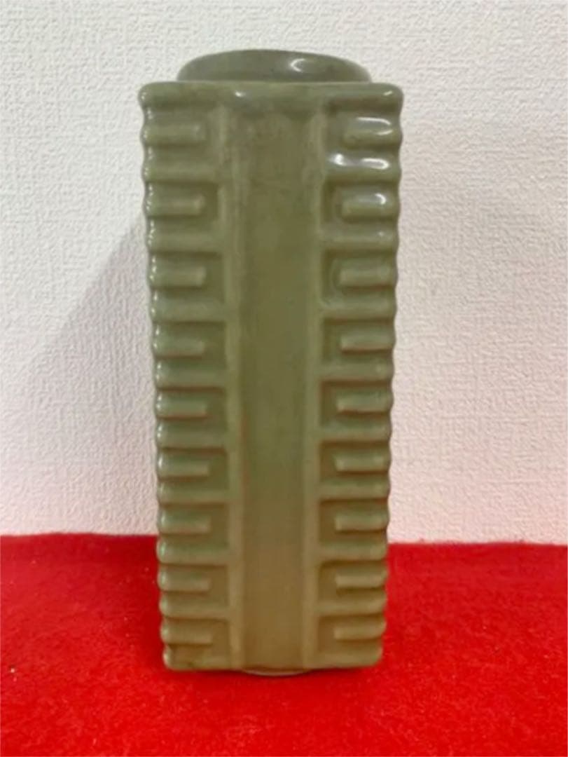 中国古美術　清時代龍泉窯琮式瓶　 共箱　F5-1