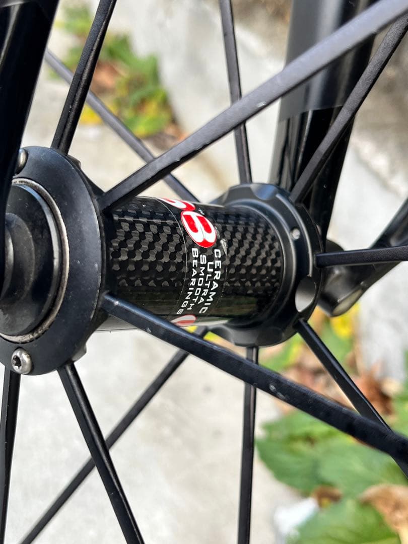 すごいごいすー　美品軽量カーボンフレーム+レーシングゼロ
