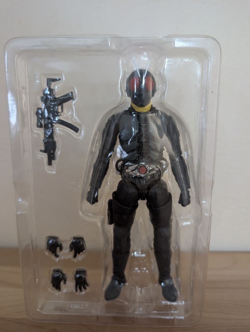 shフィギュアーツ　大量発生型相変異バッタオーグ