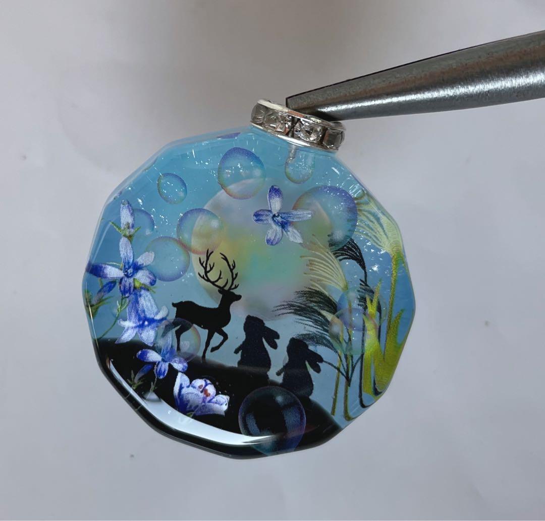 夕夏/レジン/早秋の鹿と親子うさぎ　ススキ　蓄光　オルゴナイトネックレス