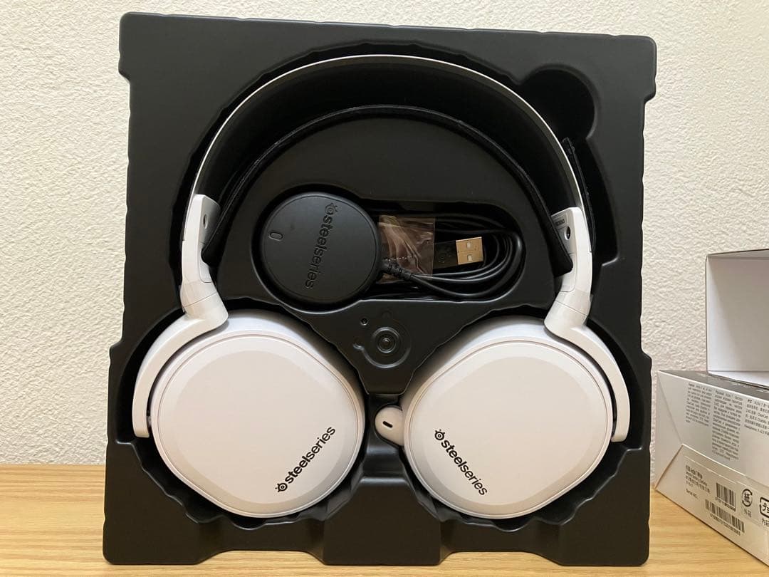 ヘッドホン STEELSERIES ARCTIS 7 WHITE 61508