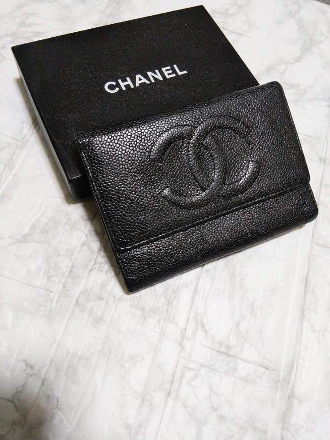 【美品】シャネル キャビア デカココマーク 三つ折り財布