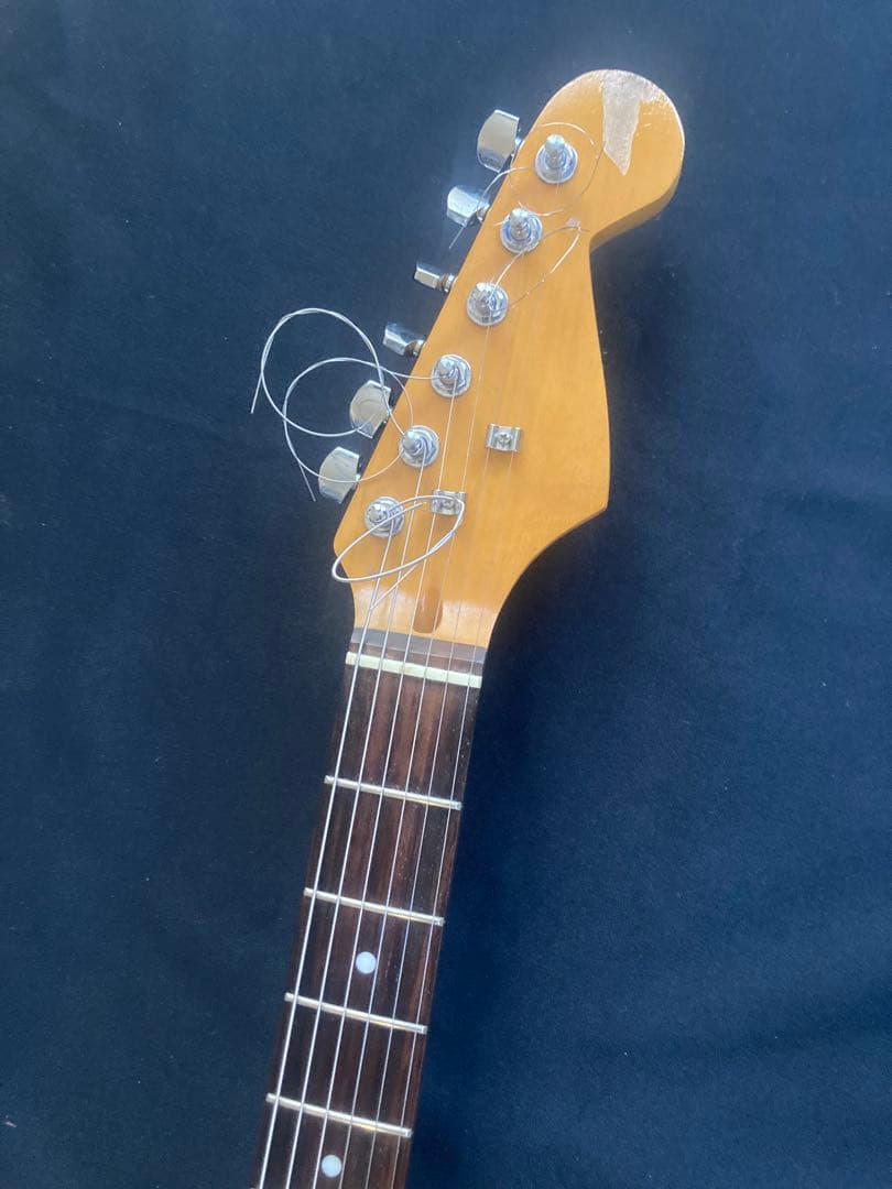 早い者勝ち　#13ストラトキャスタータイプ　ニトロセルロースラッカー塗装