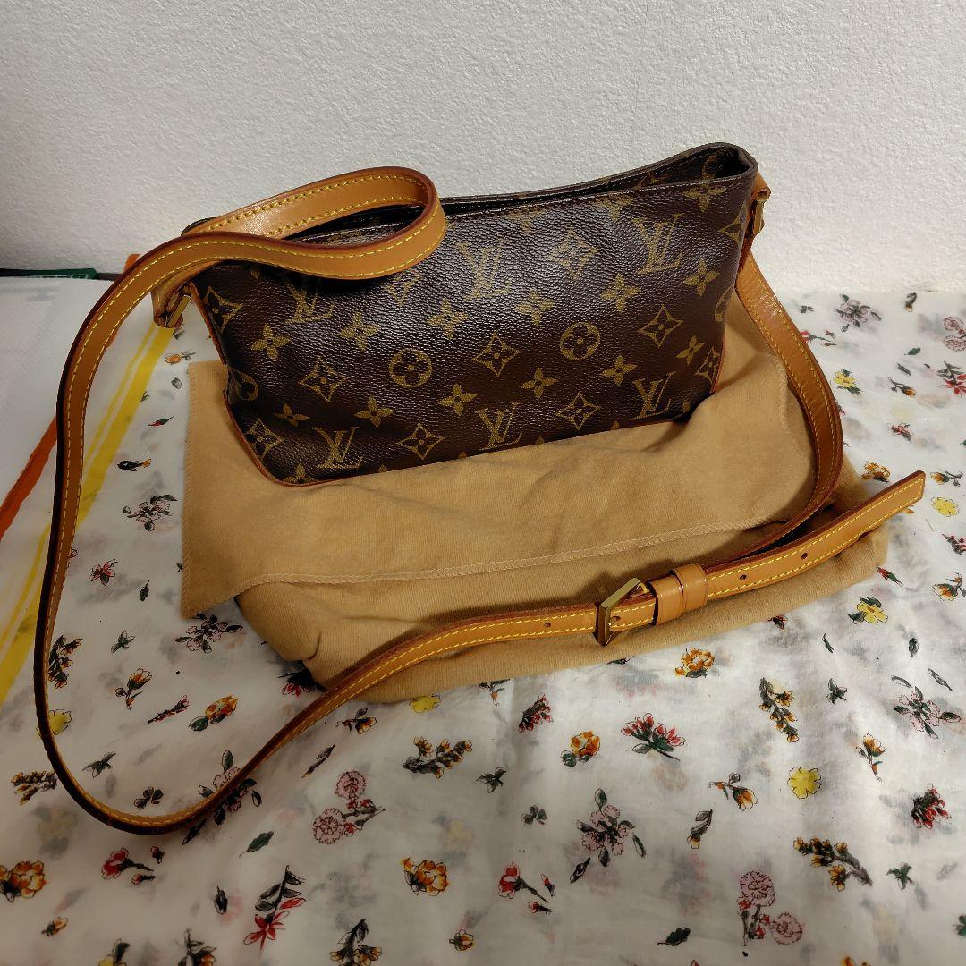 Louis Vuitton 　モノグラム　ショルダーバッグ