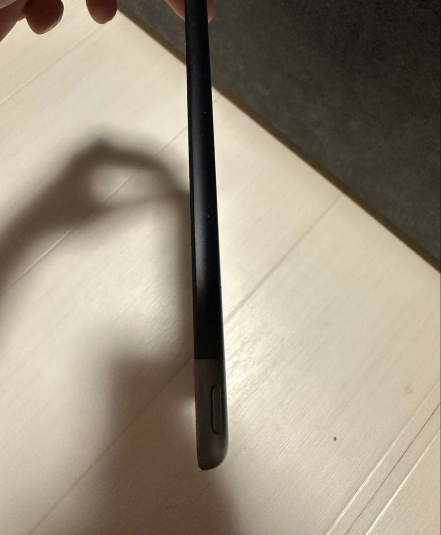 iPad Wi-F i+Cellular（第7世代） 128Gシルバー　94%