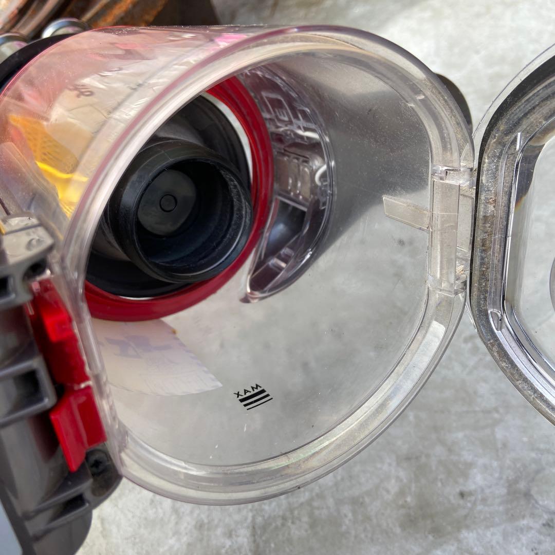 dyson ダイソン⭐️SV10 V8 コードレス掃除機　スタンド付き