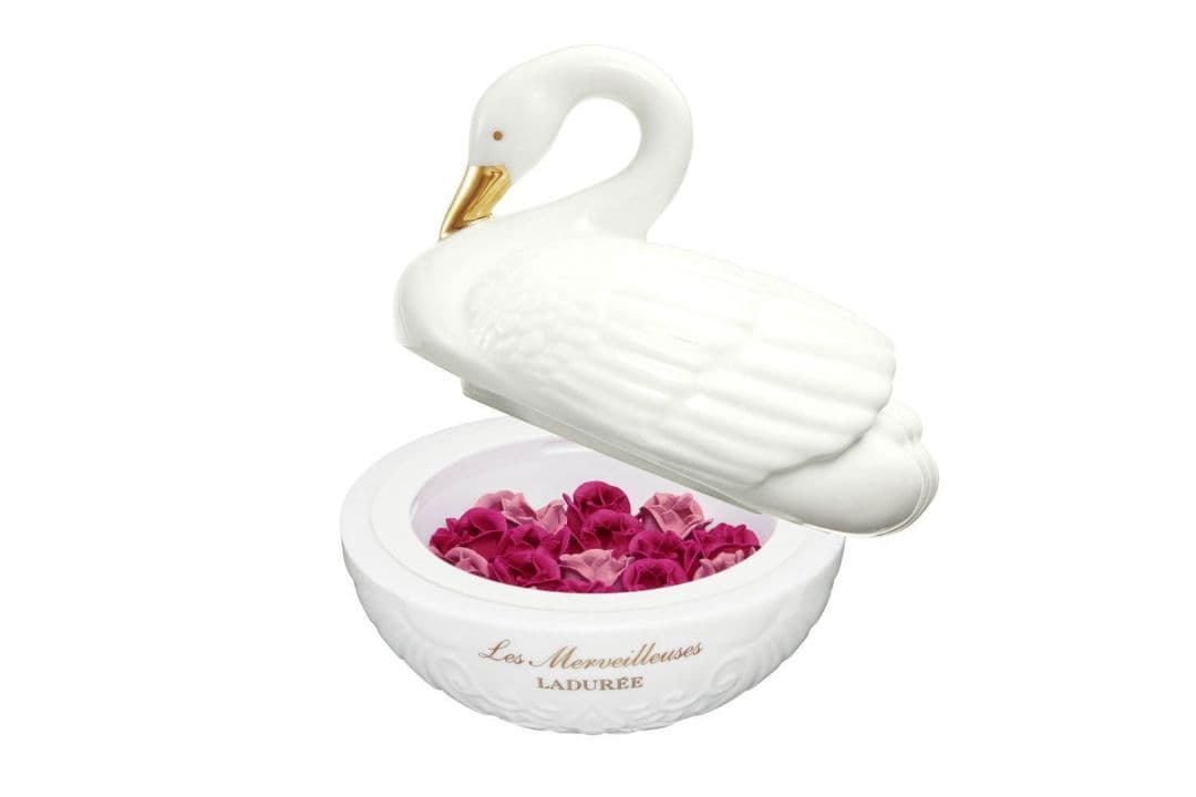 ラデュレ 2019 クリスマスコフレ 新品未使用 限定 白鳥 チーク