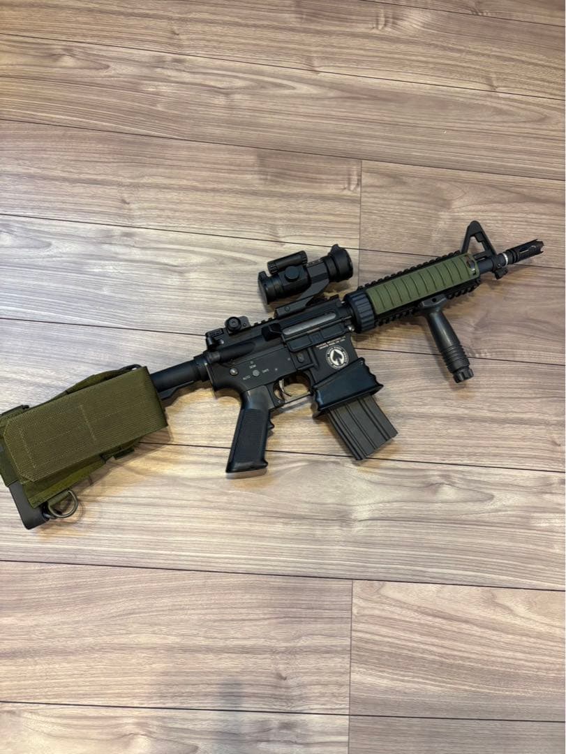 東京マルイ　M4A1 電動ガン　フルメタルカスタム品