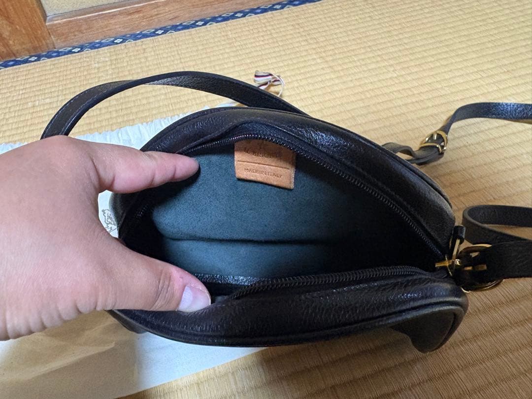 ブラック 半月型ショルダーバッグ 保存袋付き　イルビゾンテ