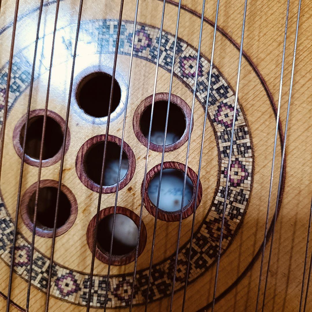 　楽器　バンデューラ　縦琴　ライアー　ハープ　ライヤー　民族楽器