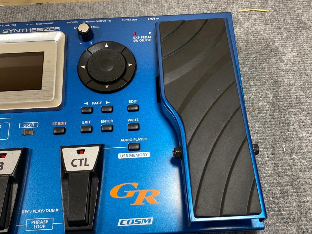 1026 Roland GR-55 ギターシンセサイザー