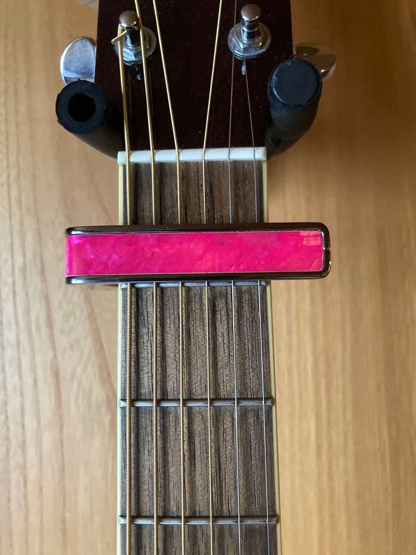 【美品】thalia カポタスト ピンク(MOROHA uk使用モデル)