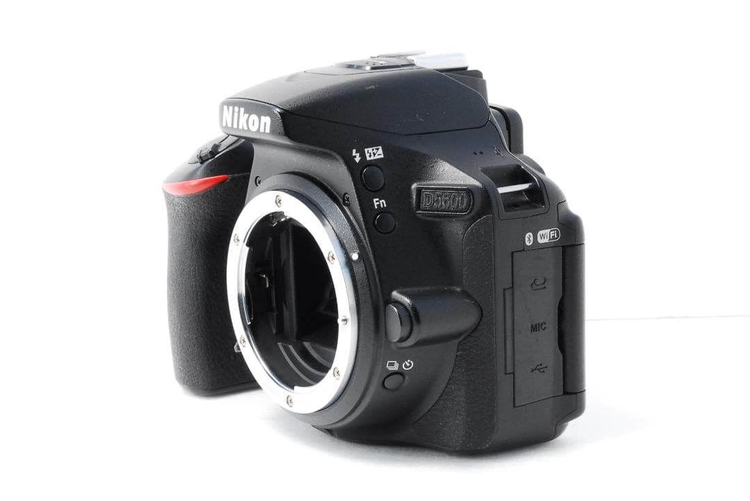 ❣️Bluetooth搭載❣️ ニコン Nikon D5600 高画質 軽量