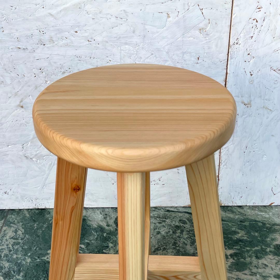 あんず　国産ひのき　丸椅子2脚とおがくず