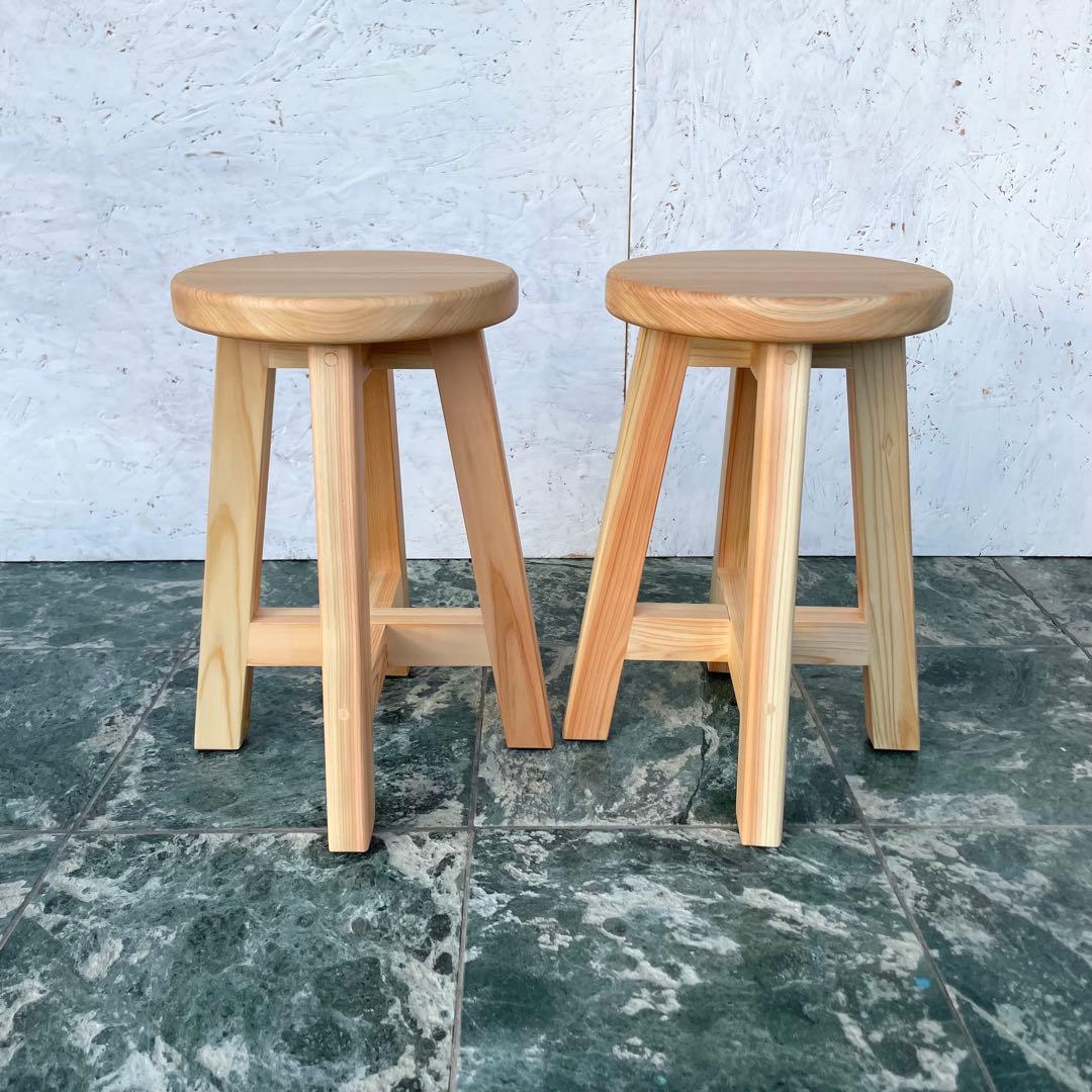 あんず　国産ひのき　丸椅子2脚とおがくず