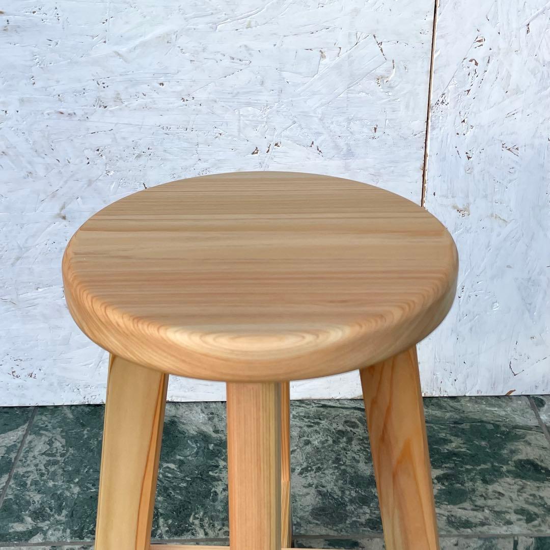 あんず　国産ひのき　丸椅子2脚とおがくず