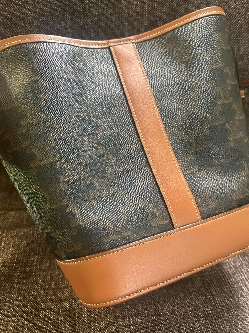 CELINE スモール バケット トリオンフ　キャンバス＆カーフスキン　タン