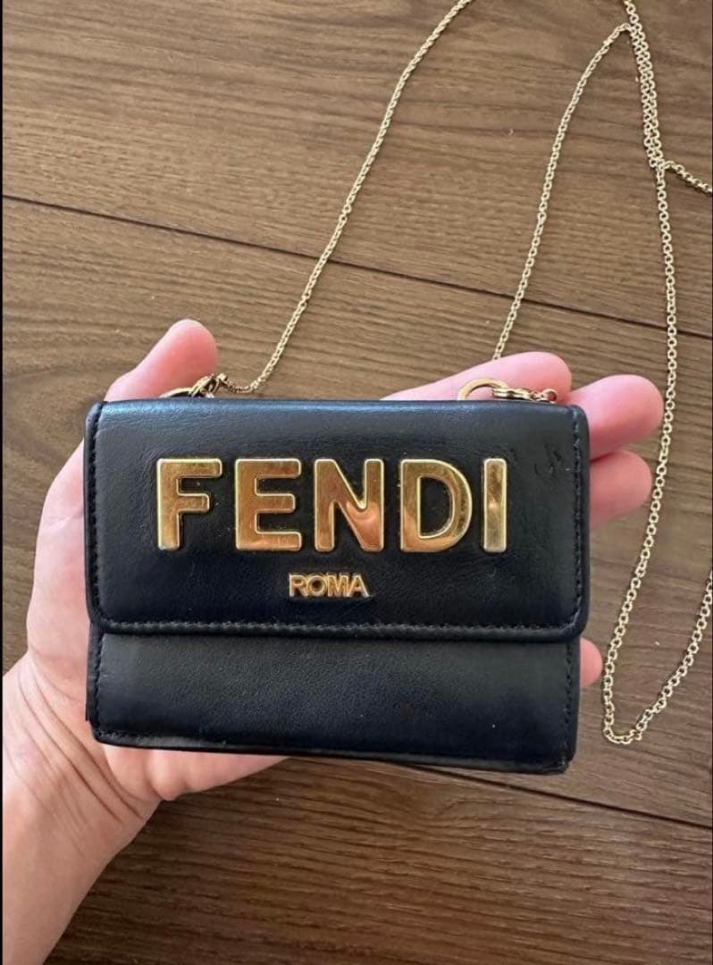 FENDI チェーンウォレット