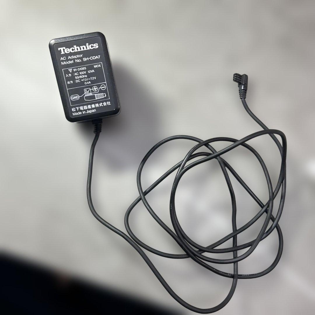 d*9様 携帯用CDプレーヤー Technics SL-XP7