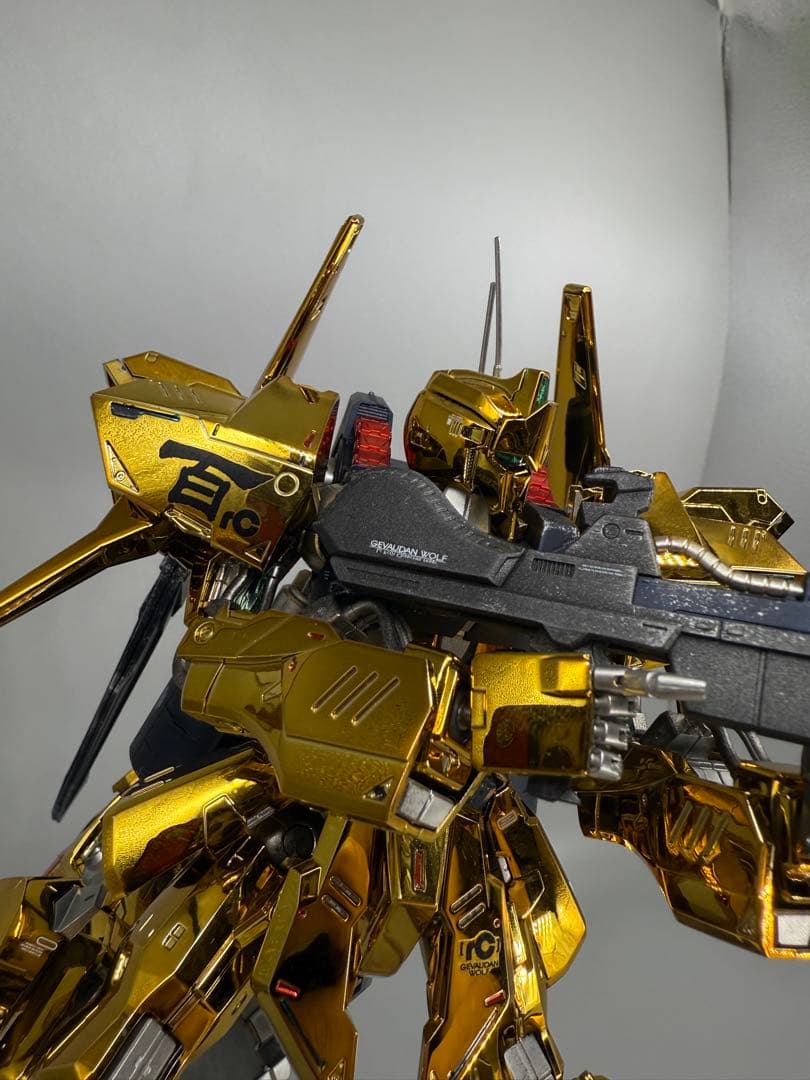ガンプラMG 1/100 百式ライズカイン 完成品 ゴールドメッキ×マット仕上げ