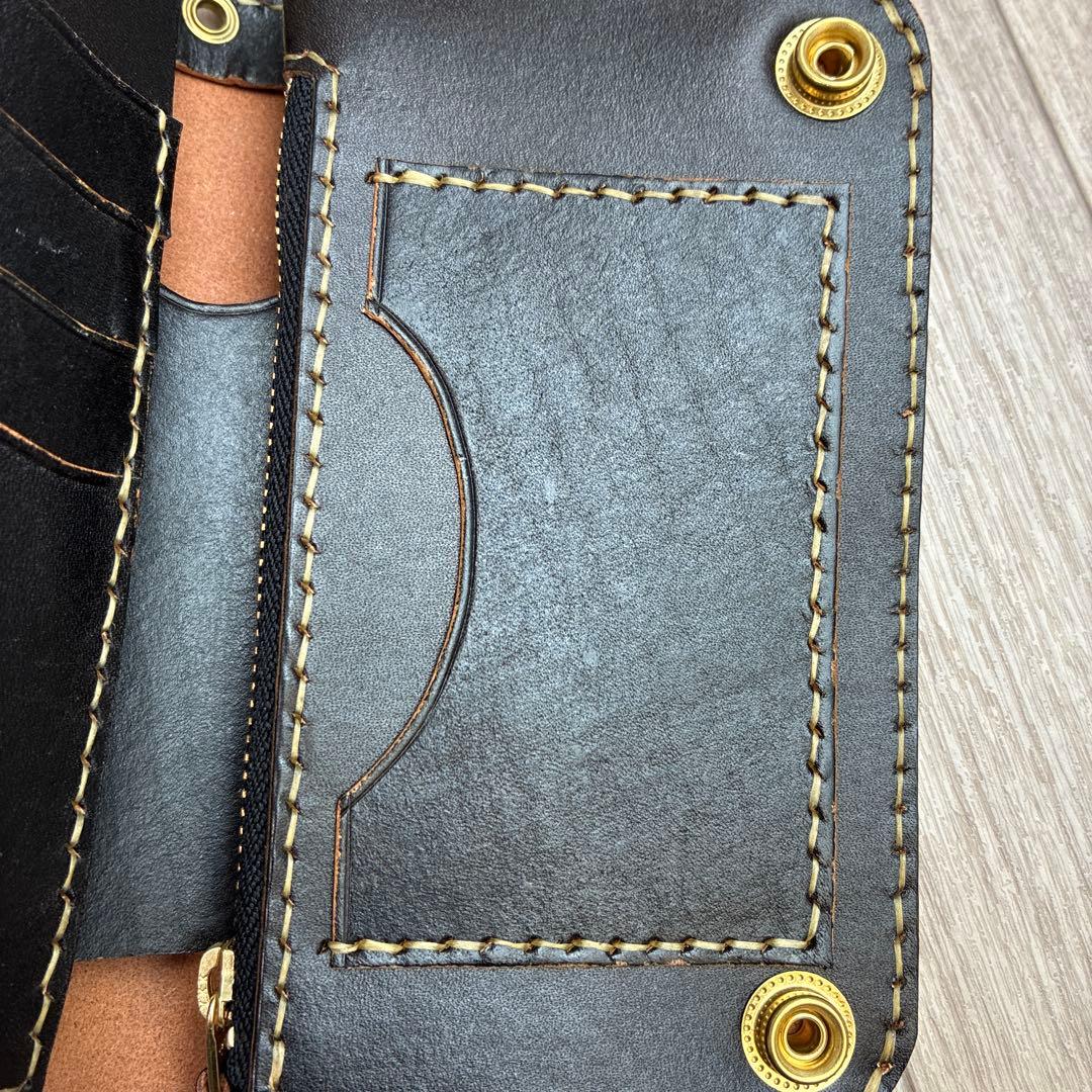 【茶芯ブラック】ミドルトラッカーウォレット　真鍮　お札を折らずに収納